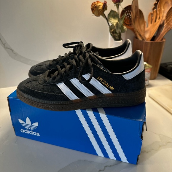 Adidas Handball Spezial - Core Black/Cloud White/Gum - Picture 1 of 3